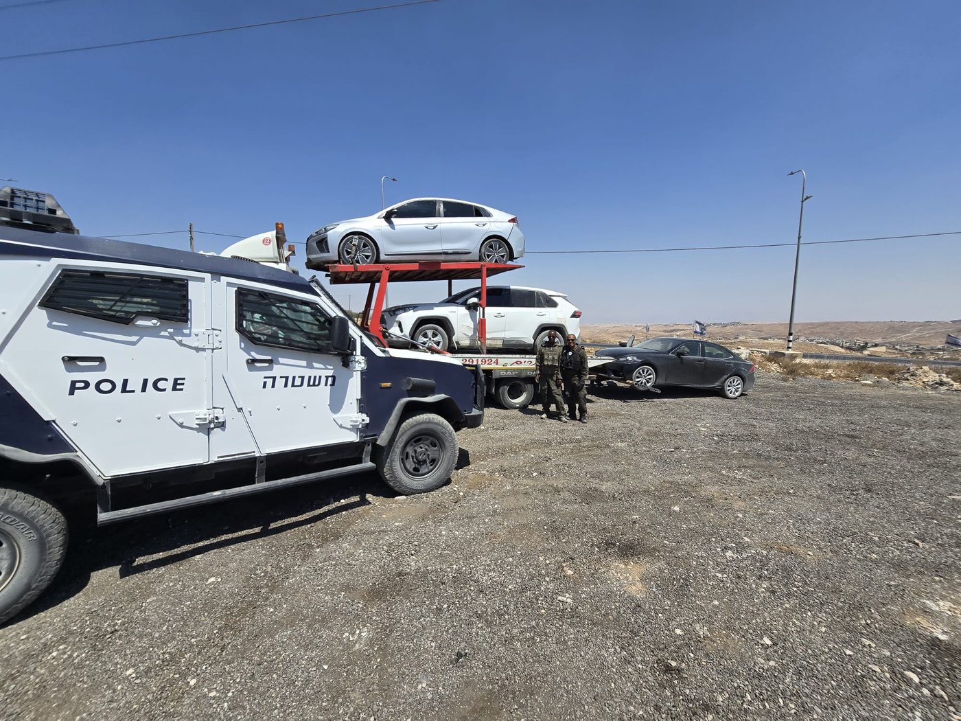 רובה ציד ותחמושת נתפסו מתחת לעץ זית בחברון; ארבעה חשודים נעצרו