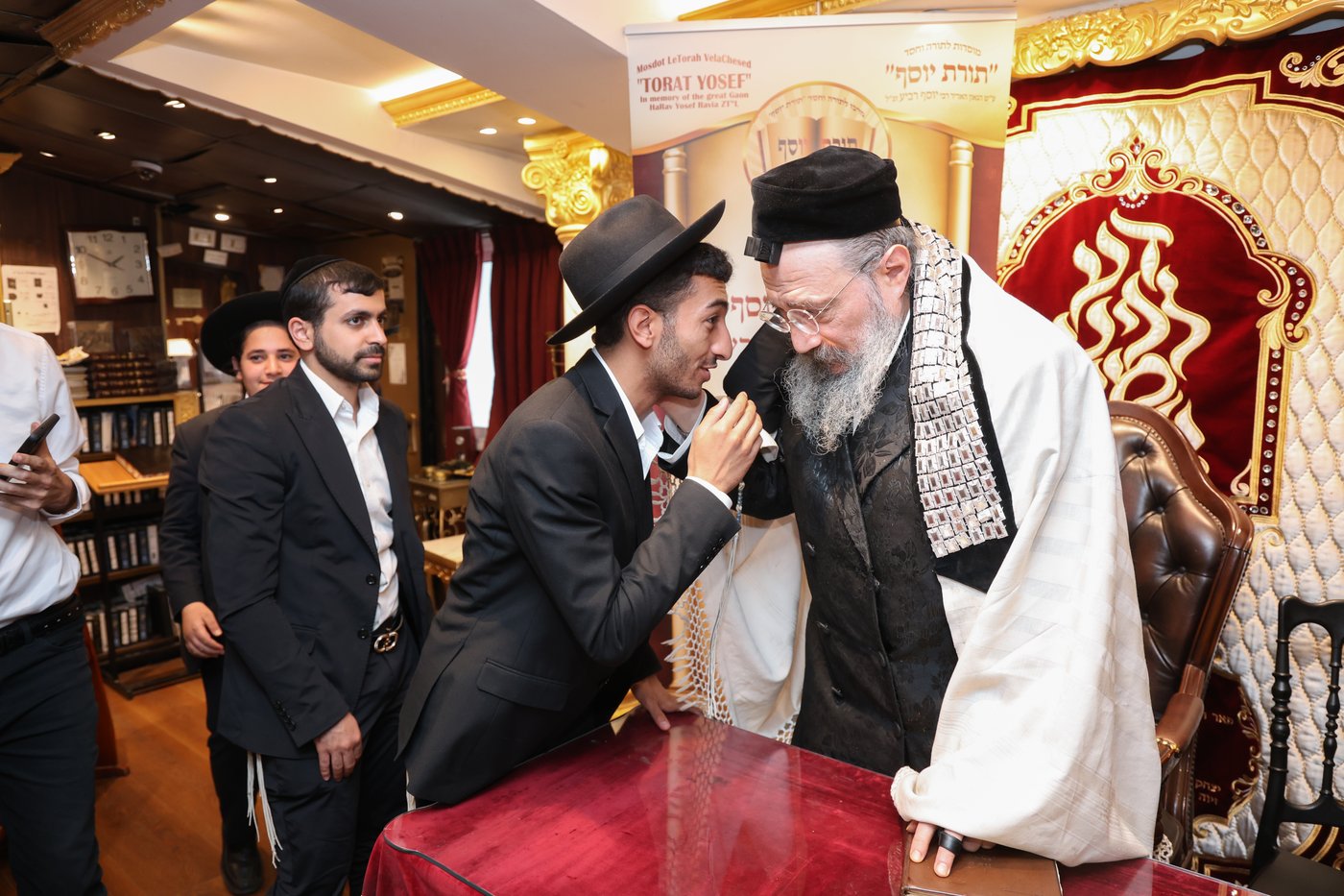 אברכי תורת יוסף בבתי גדולי ישראל
