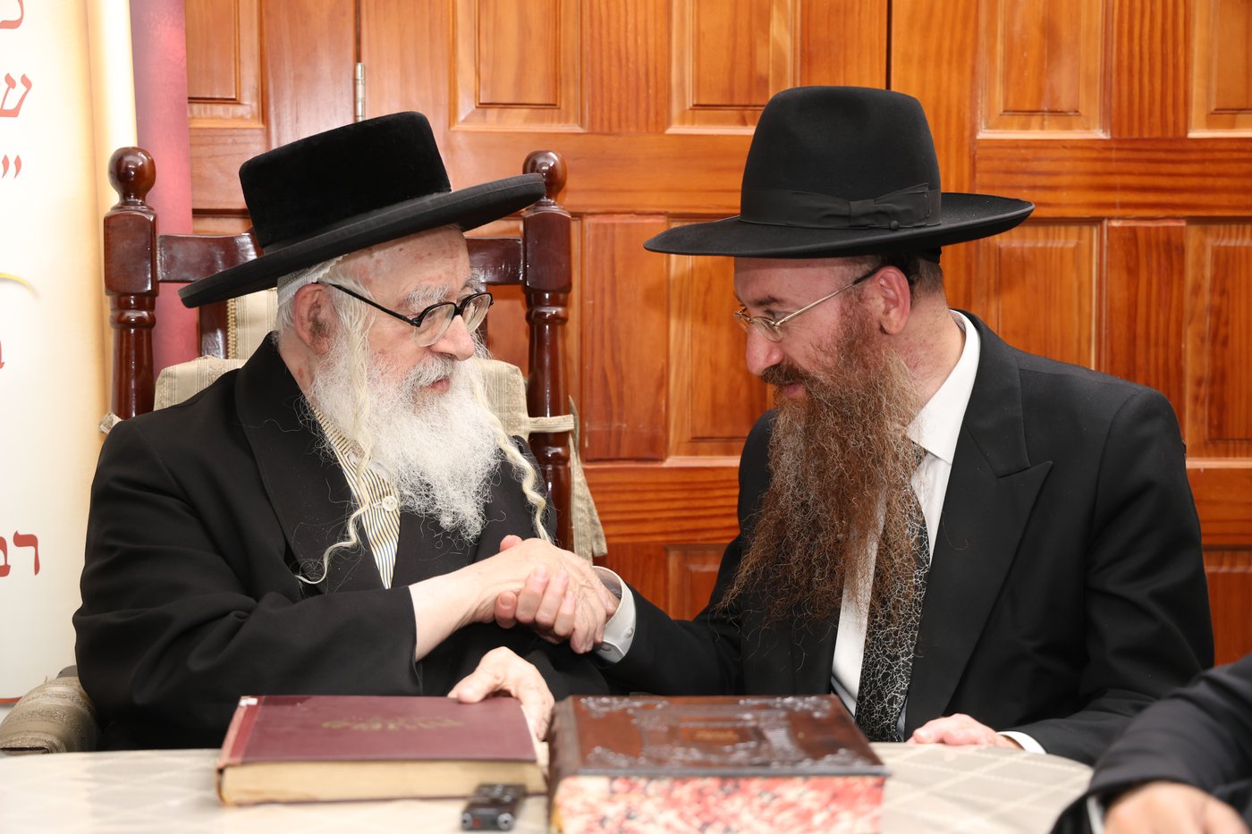 אברכי תורת יוסף בבתי גדולי ישראל