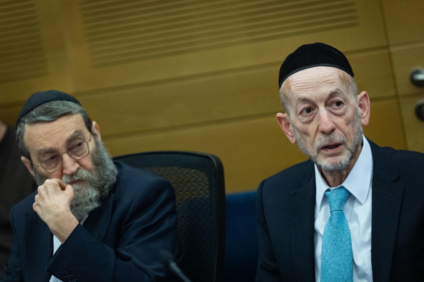 דגל התורה דורשת במו''מ עם אגודת ישראל 5 מקומות מתוך 8 ושיבוץ מקלב לפני פרוש