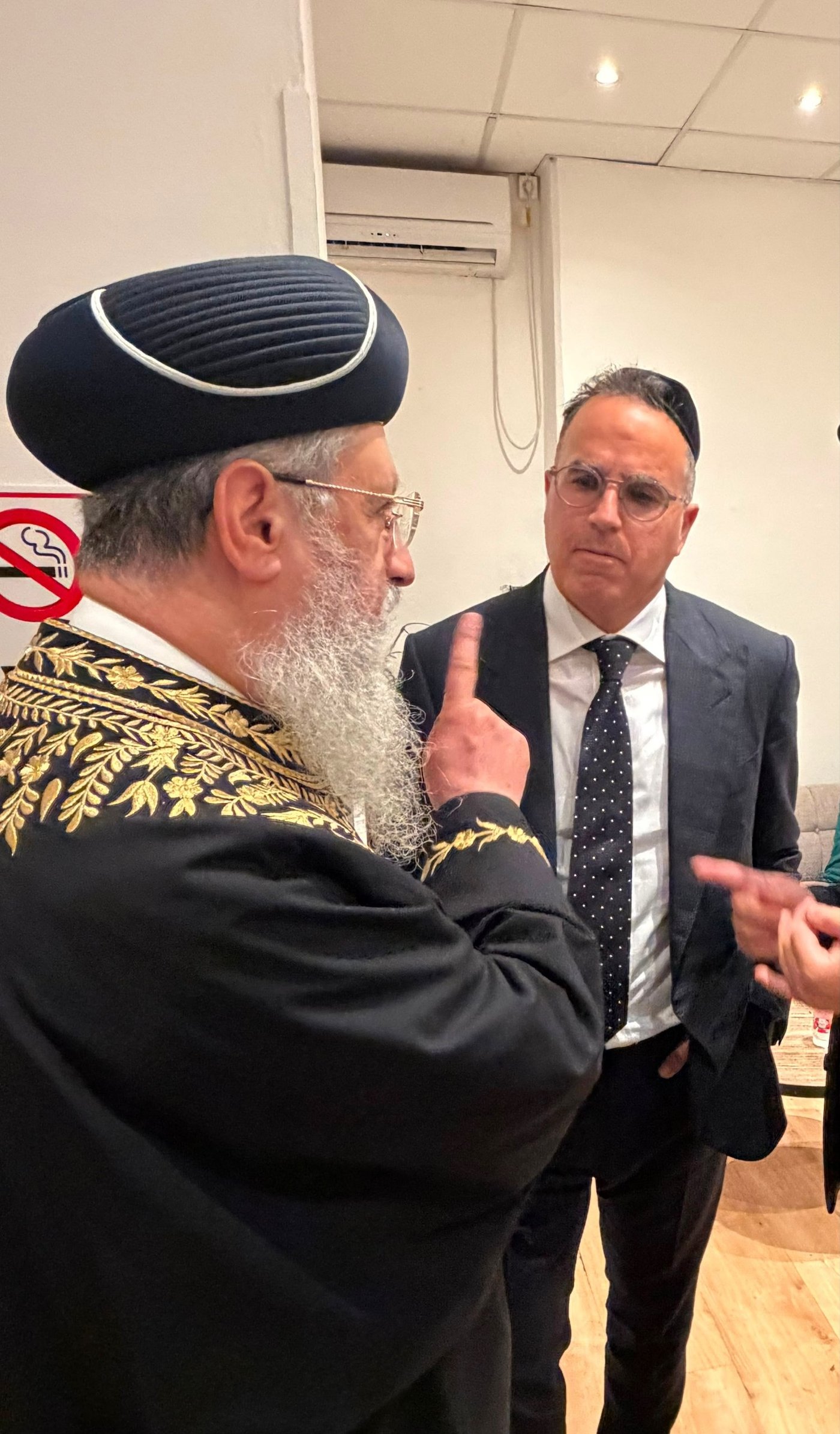 המגבעת שעפה במדבר | 'זיידל'ע' עם כל הנייעס והחשיפות