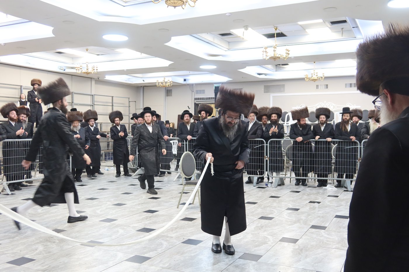  שמחת בית זוועהיל ארה"ב - מודז'יץ - האלמין