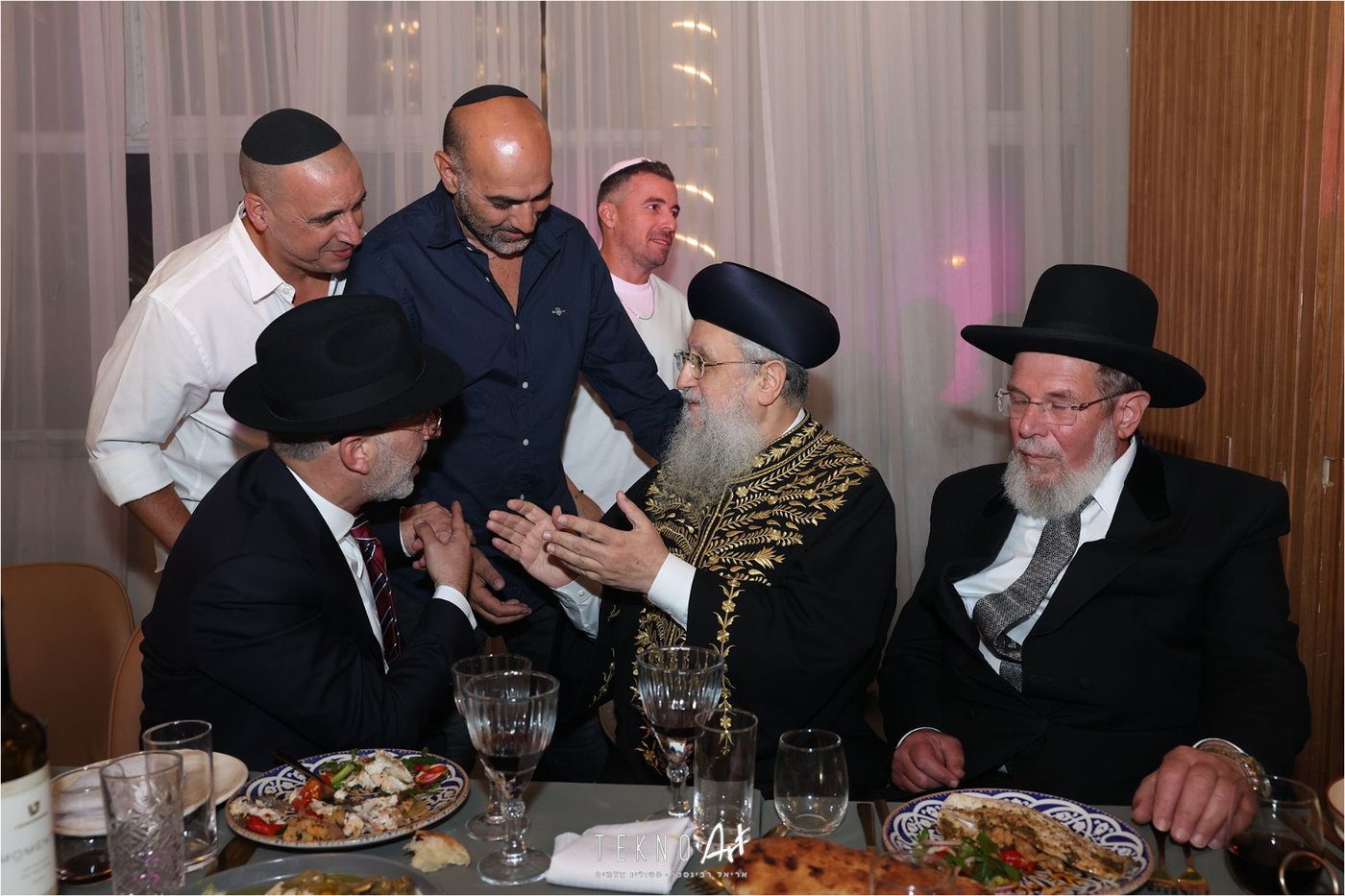 חבר הכנסת ארז מלול חיתן את בתו עם בחור מישיבת חברון