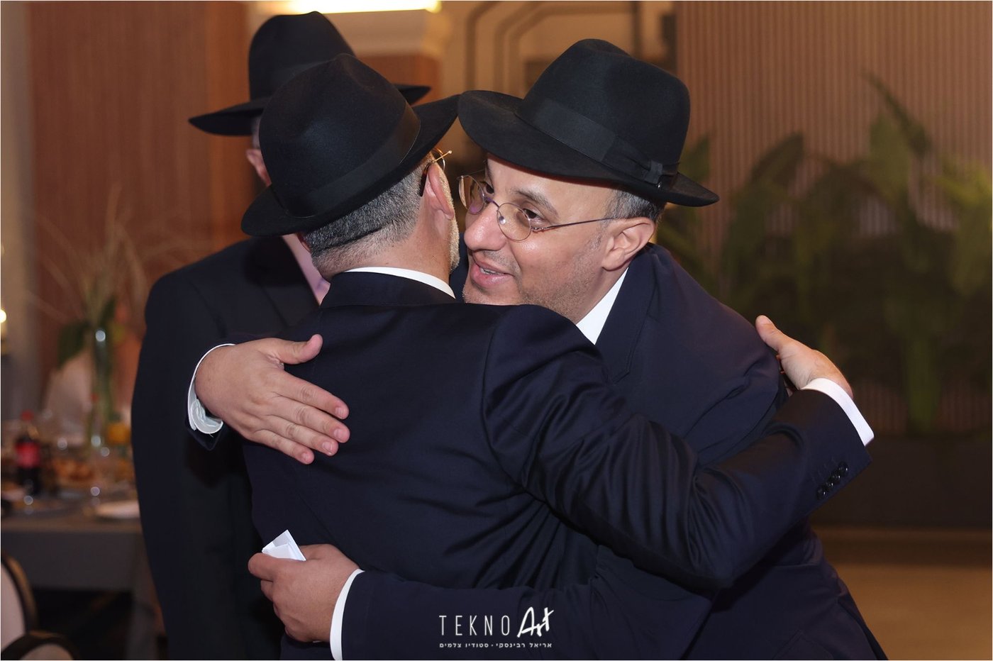 חבר הכנסת ארז מלול חיתן את בתו עם בחור מישיבת חברון