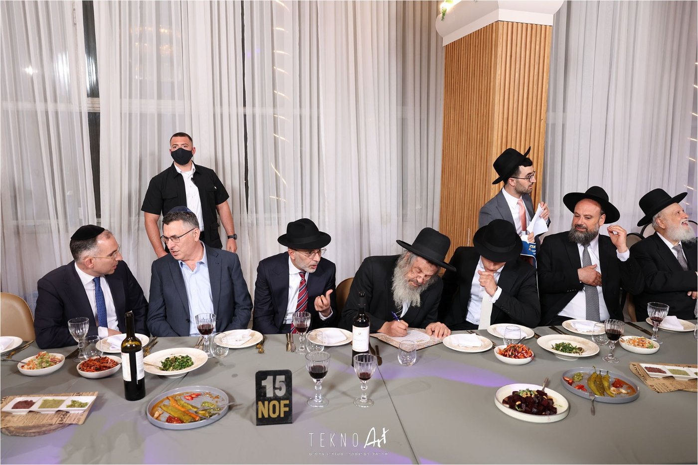 חבר הכנסת ארז מלול חיתן את בתו עם בחור מישיבת חברון