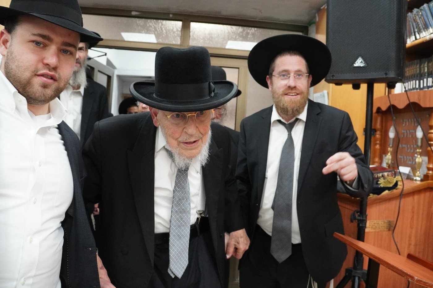 הגר"י אזרחי ב'זכרון מאיר'