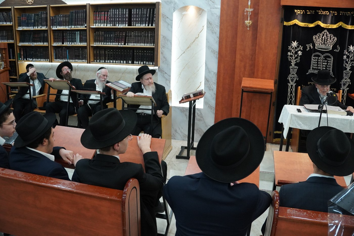 הגר"י אזרחי ב'זכרון מאיר'