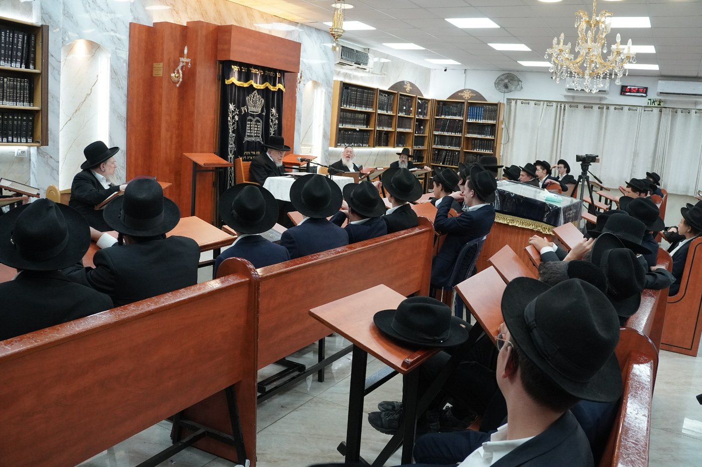 הגר"י אזרחי ב'זכרון מאיר'