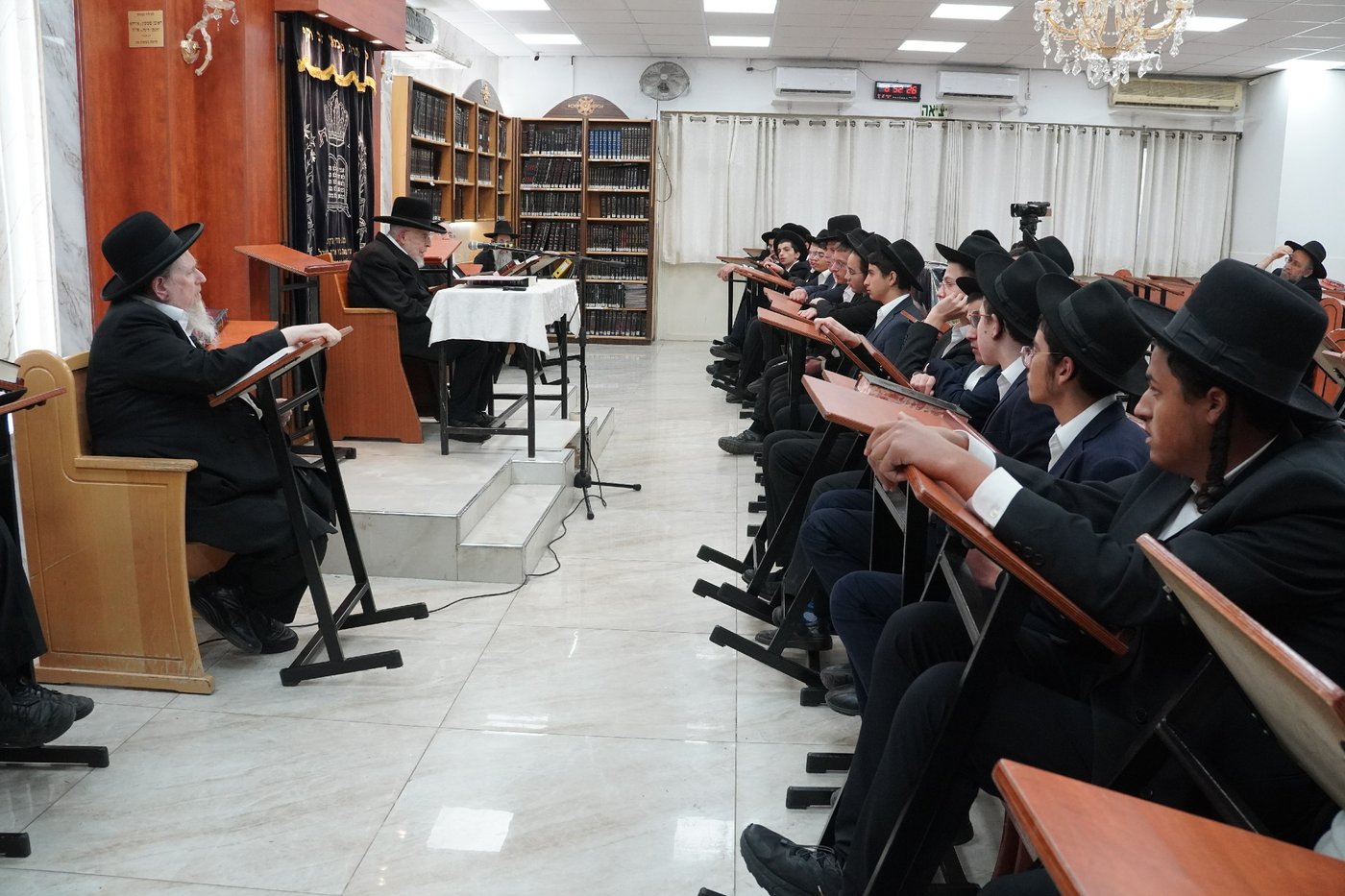 הגר"י אזרחי ב'זכרון מאיר'