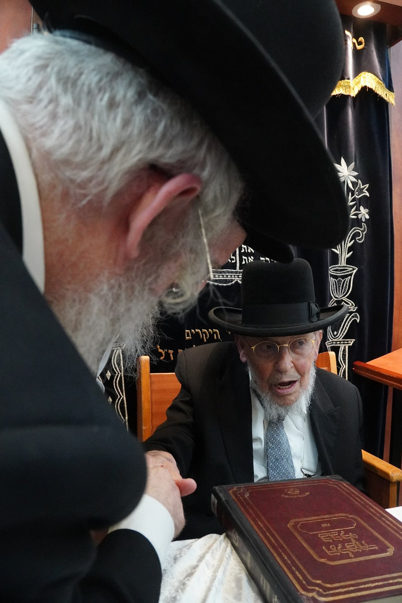 הגר"י אזרחי ב'זכרון מאיר'