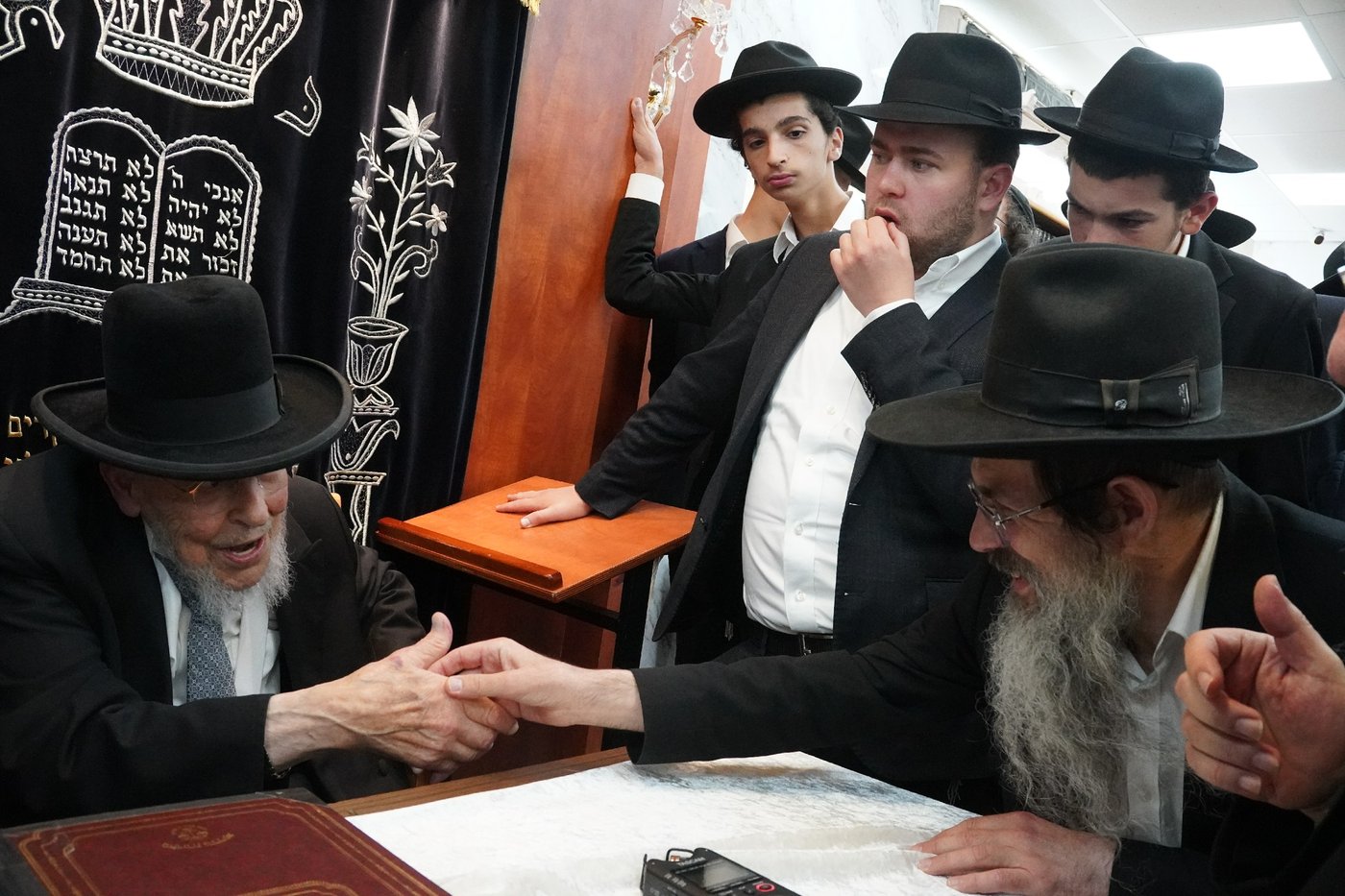 הגר"י אזרחי ב'זכרון מאיר'
