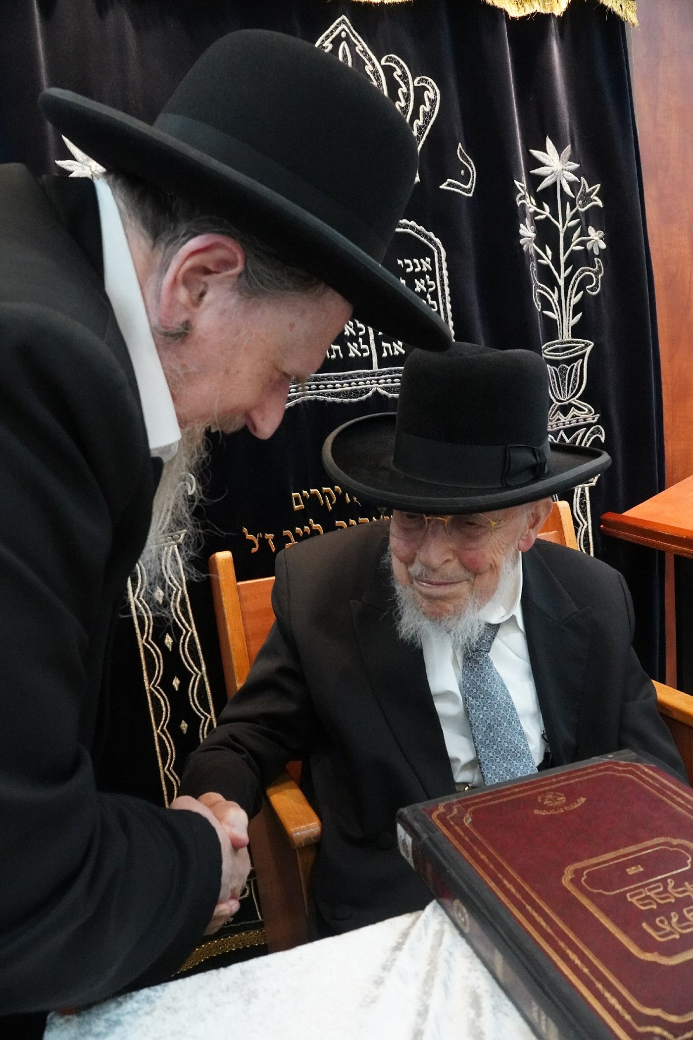 הגר"י אזרחי ב'זכרון מאיר'