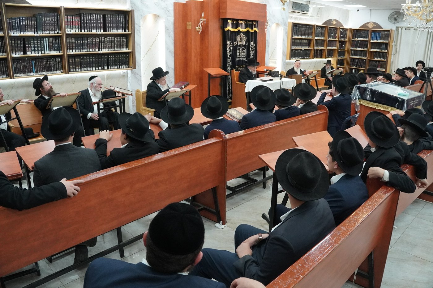 הגר"י אזרחי ב'זכרון מאיר'