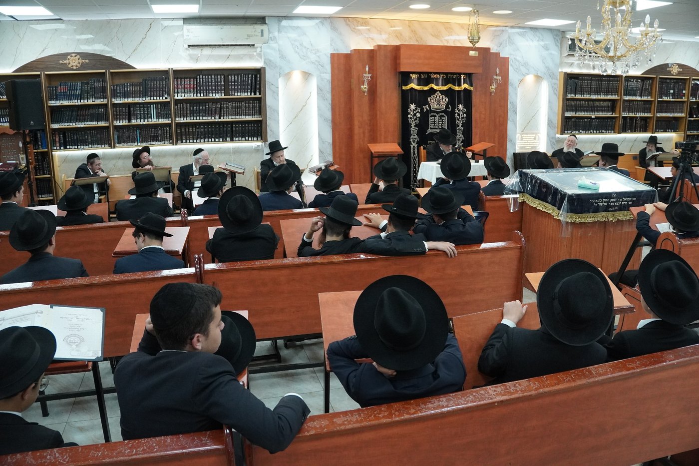 הגר"י אזרחי ב'זכרון מאיר'