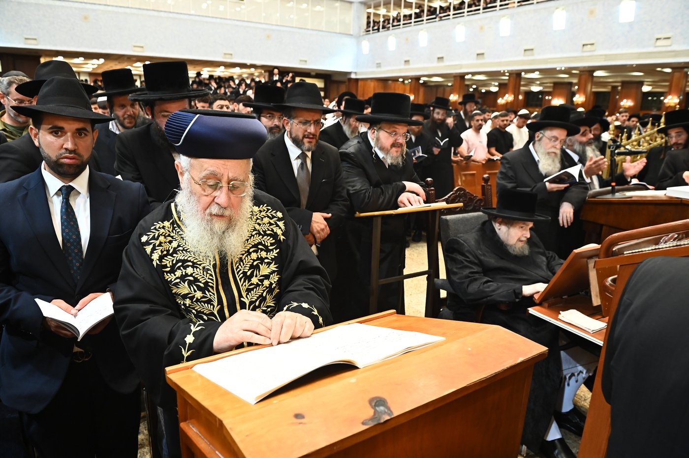הגר"י יוסף והגרי"ד גרוסמן בסליחות בבעלזא