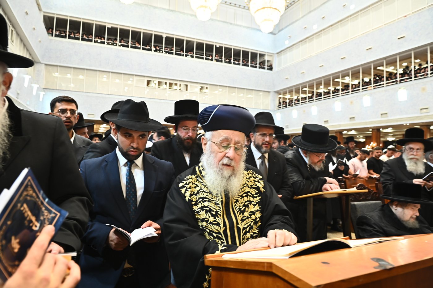 הגר"י יוסף והגרי"ד גרוסמן בסליחות בבעלזא