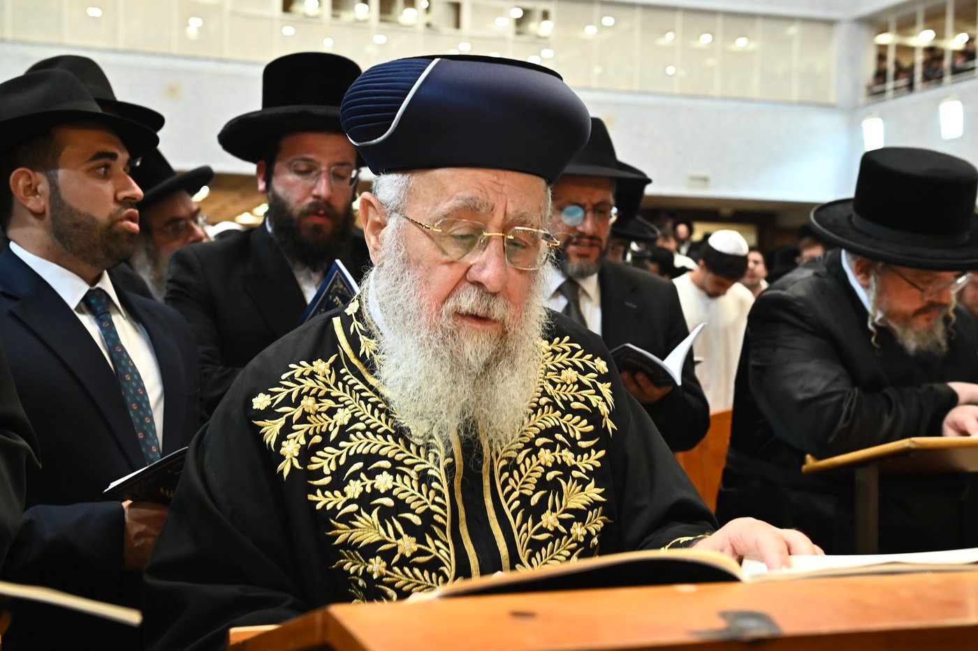 הגר"י יוסף והגרי"ד גרוסמן בסליחות בבעלזא