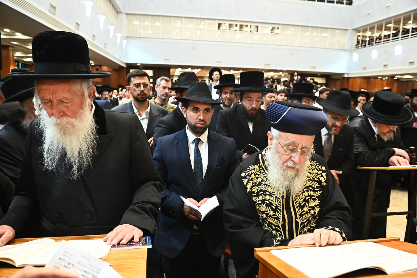 הגר"י יוסף והגרי"ד גרוסמן בסליחות בבעלזא