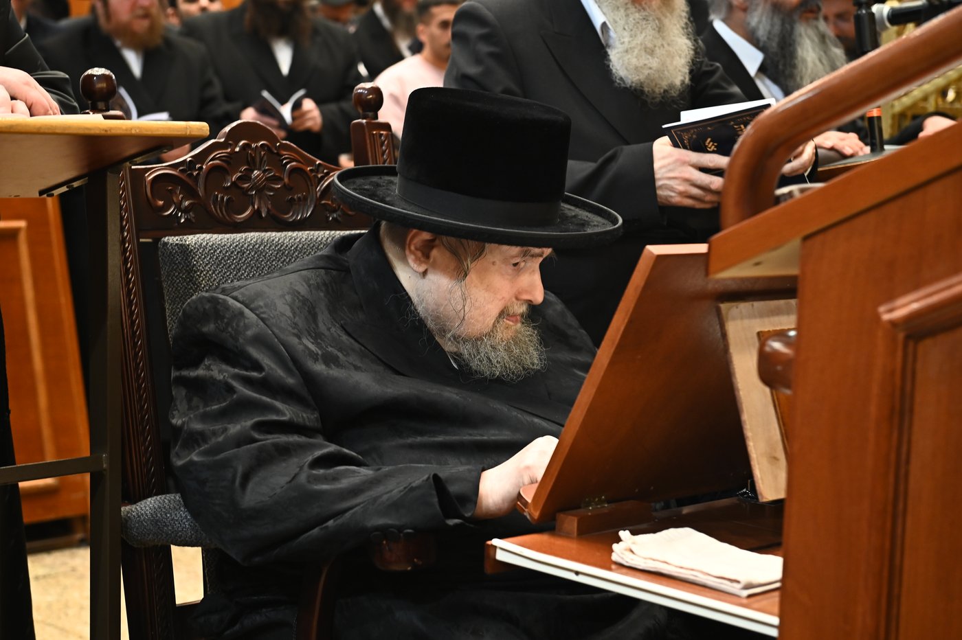 הגר"י יוסף והגרי"ד גרוסמן בסליחות בבעלזא