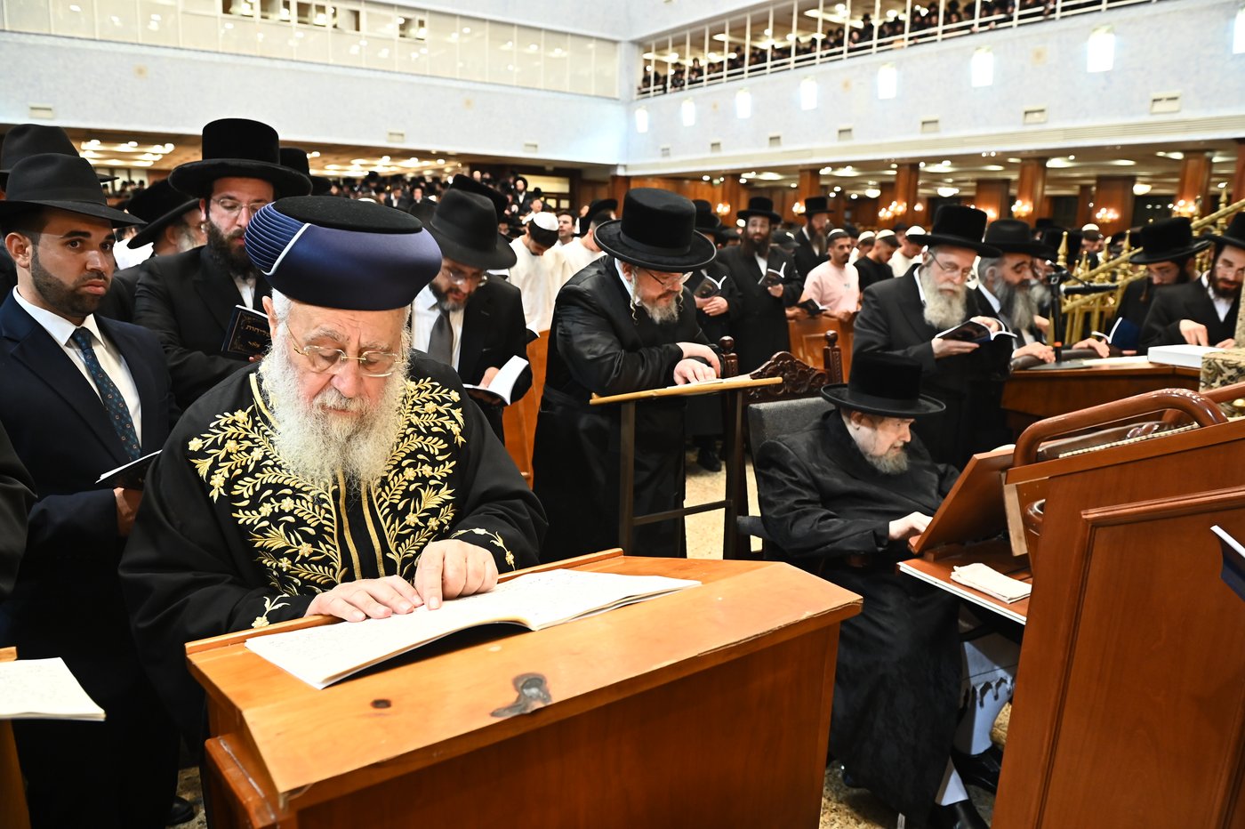הגר"י יוסף והגרי"ד גרוסמן בסליחות בבעלזא