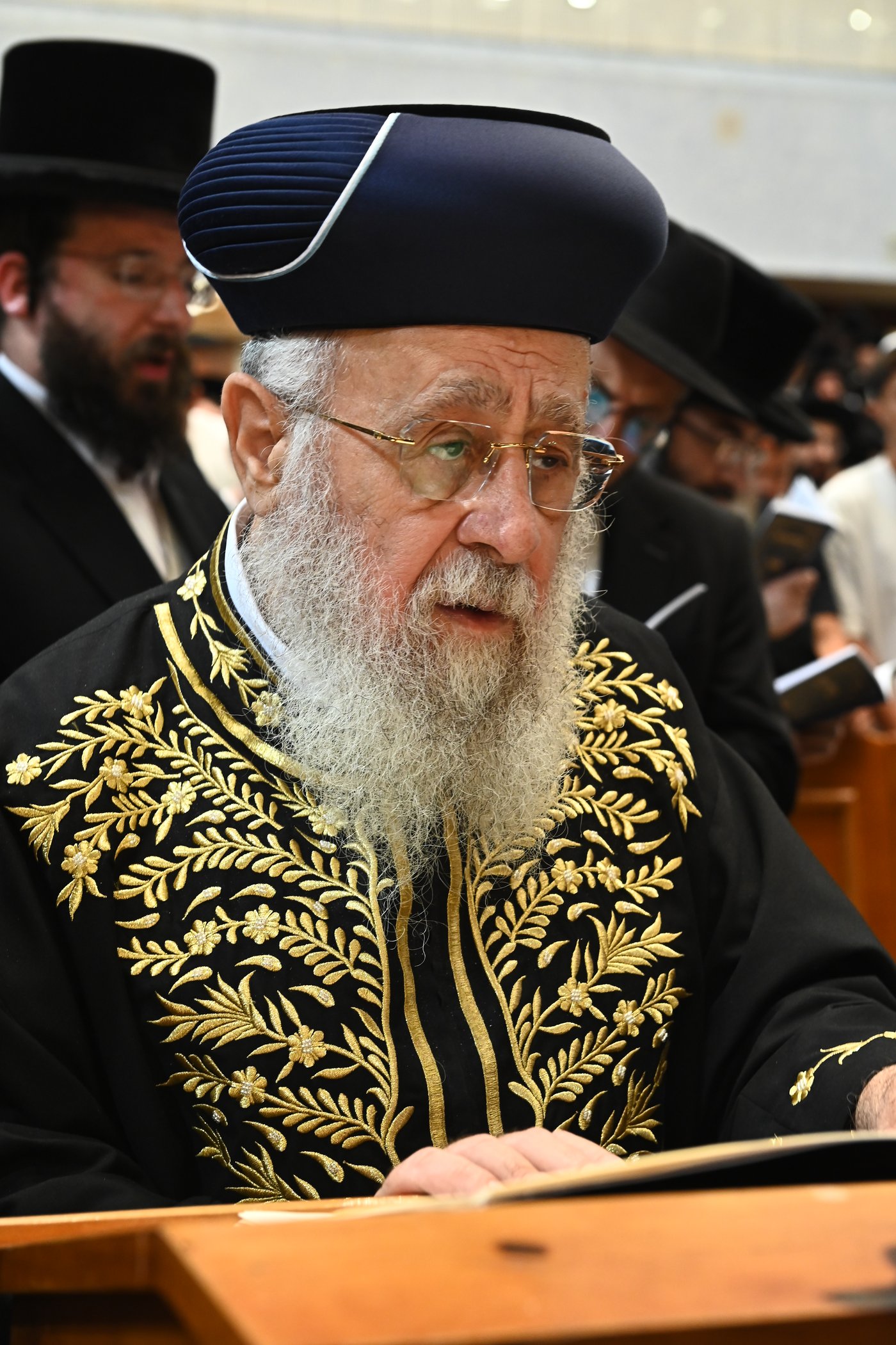 הגר"י יוסף והגרי"ד גרוסמן בסליחות בבעלזא