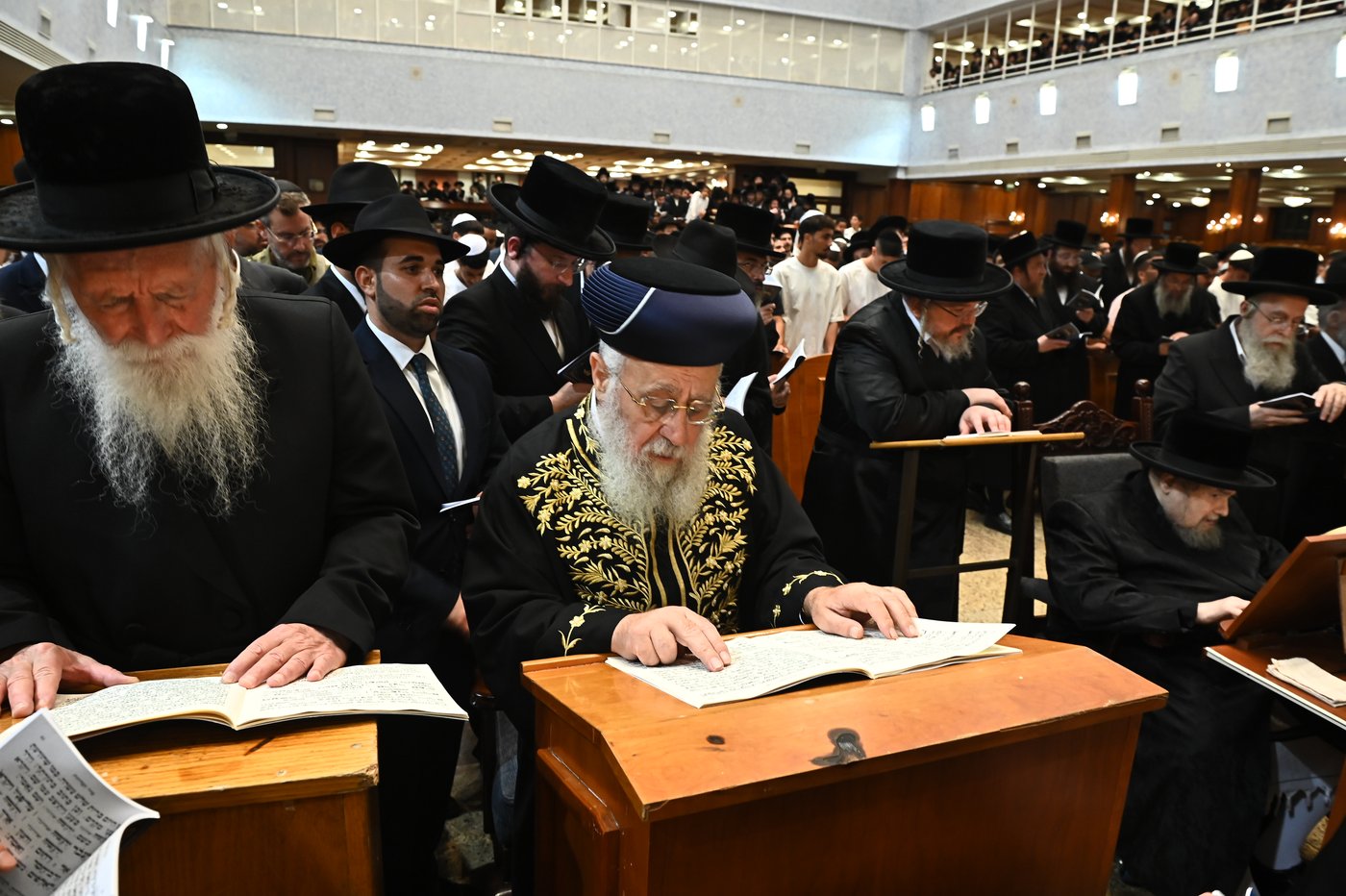 הגר"י יוסף והגרי"ד גרוסמן בסליחות בבעלזא