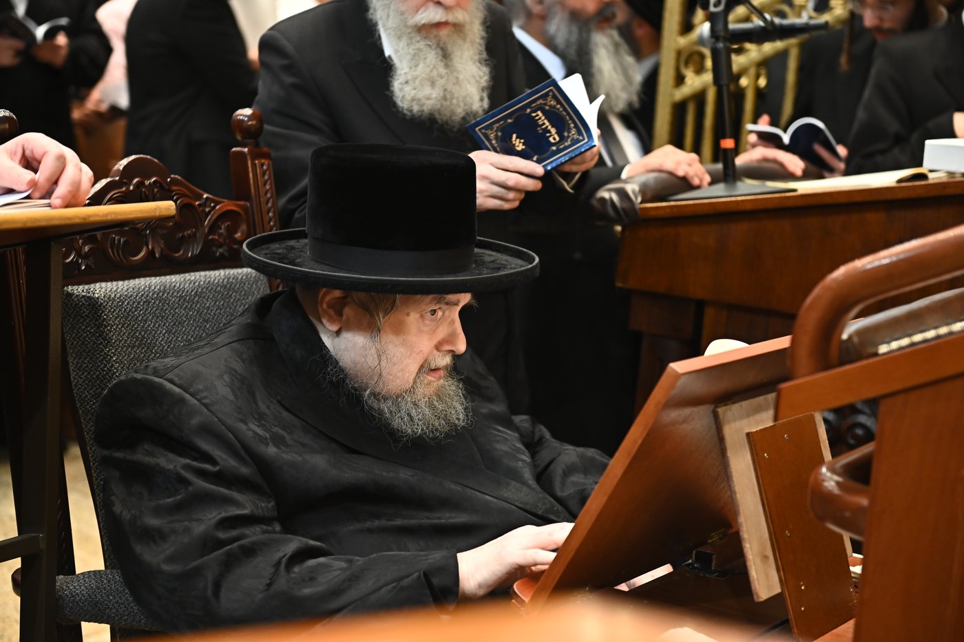 הגר"י יוסף והגרי"ד גרוסמן בסליחות בבעלזא