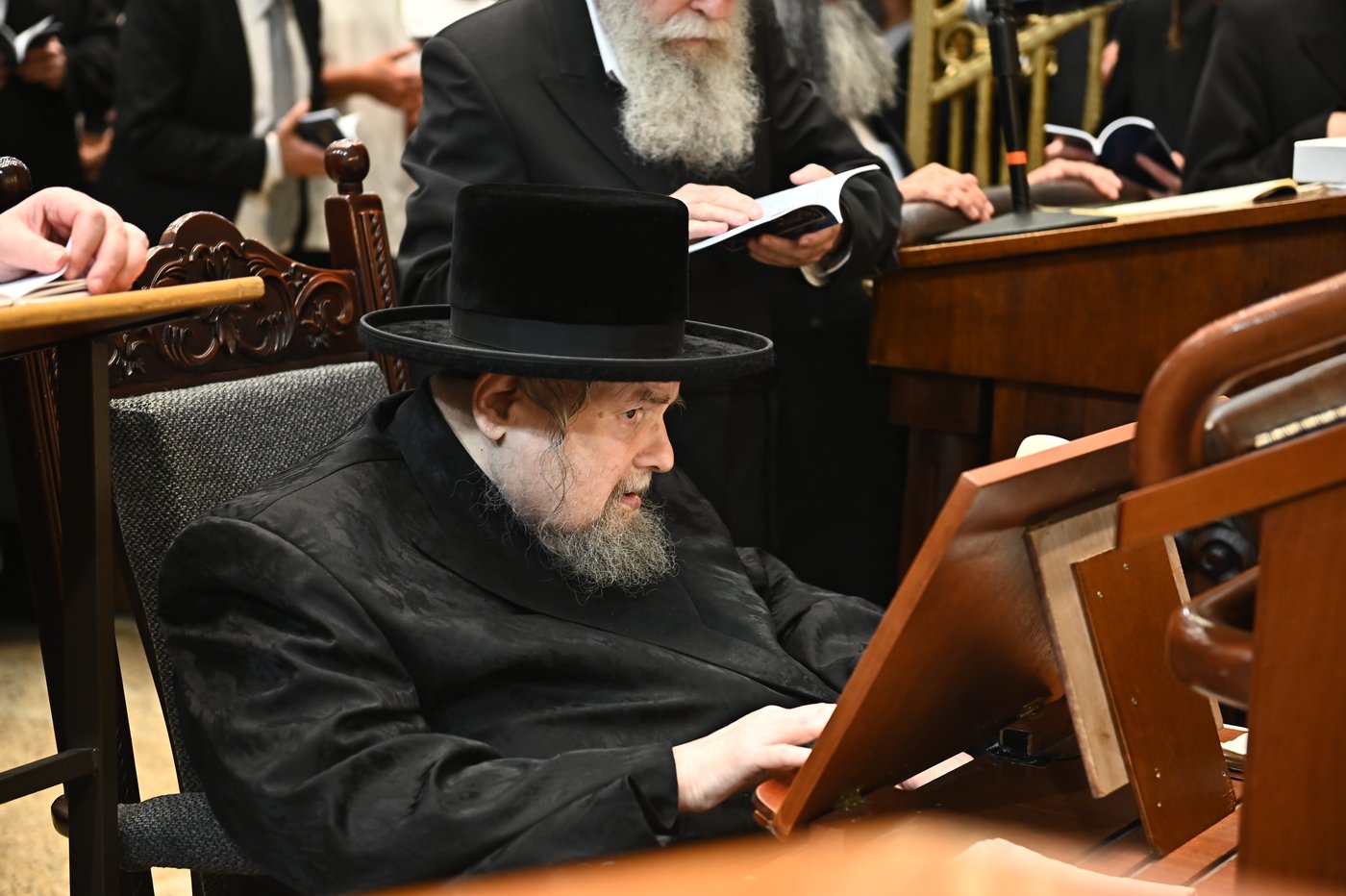 הגר"י יוסף והגרי"ד גרוסמן בסליחות בבעלזא