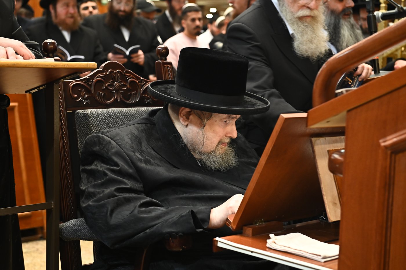 הגר"י יוסף והגרי"ד גרוסמן בסליחות בבעלזא