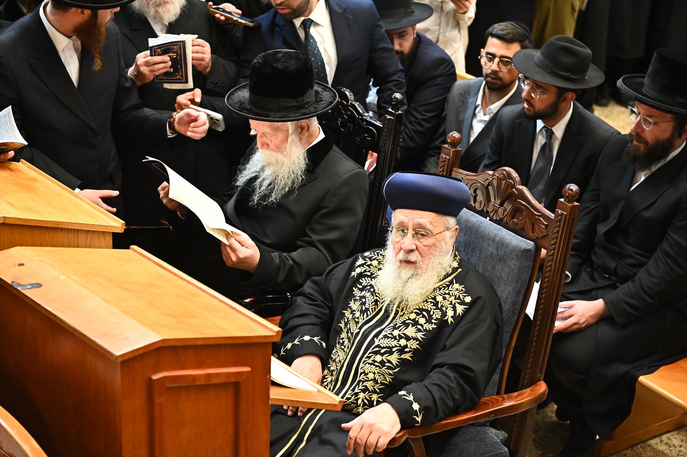 הגר"י יוסף והגרי"ד גרוסמן בסליחות בבעלזא