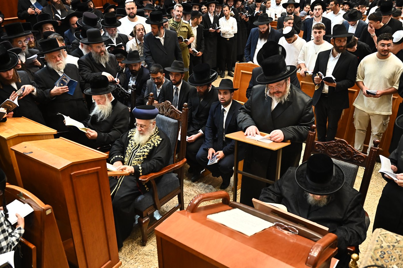 הגר"י יוסף והגרי"ד גרוסמן בסליחות בבעלזא