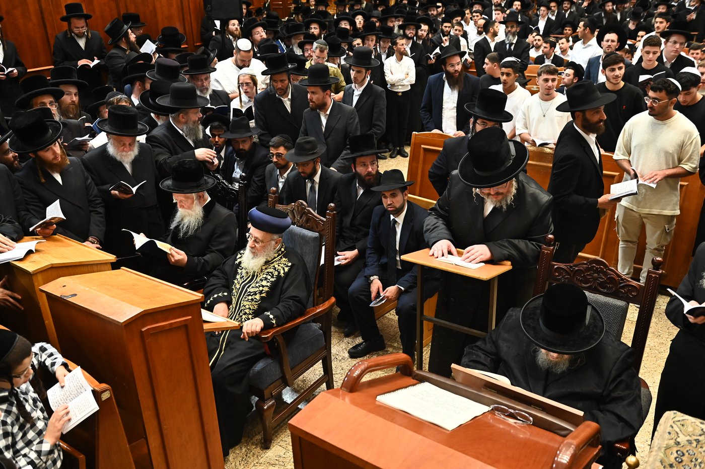 הגר"י יוסף והגרי"ד גרוסמן בסליחות בבעלזא