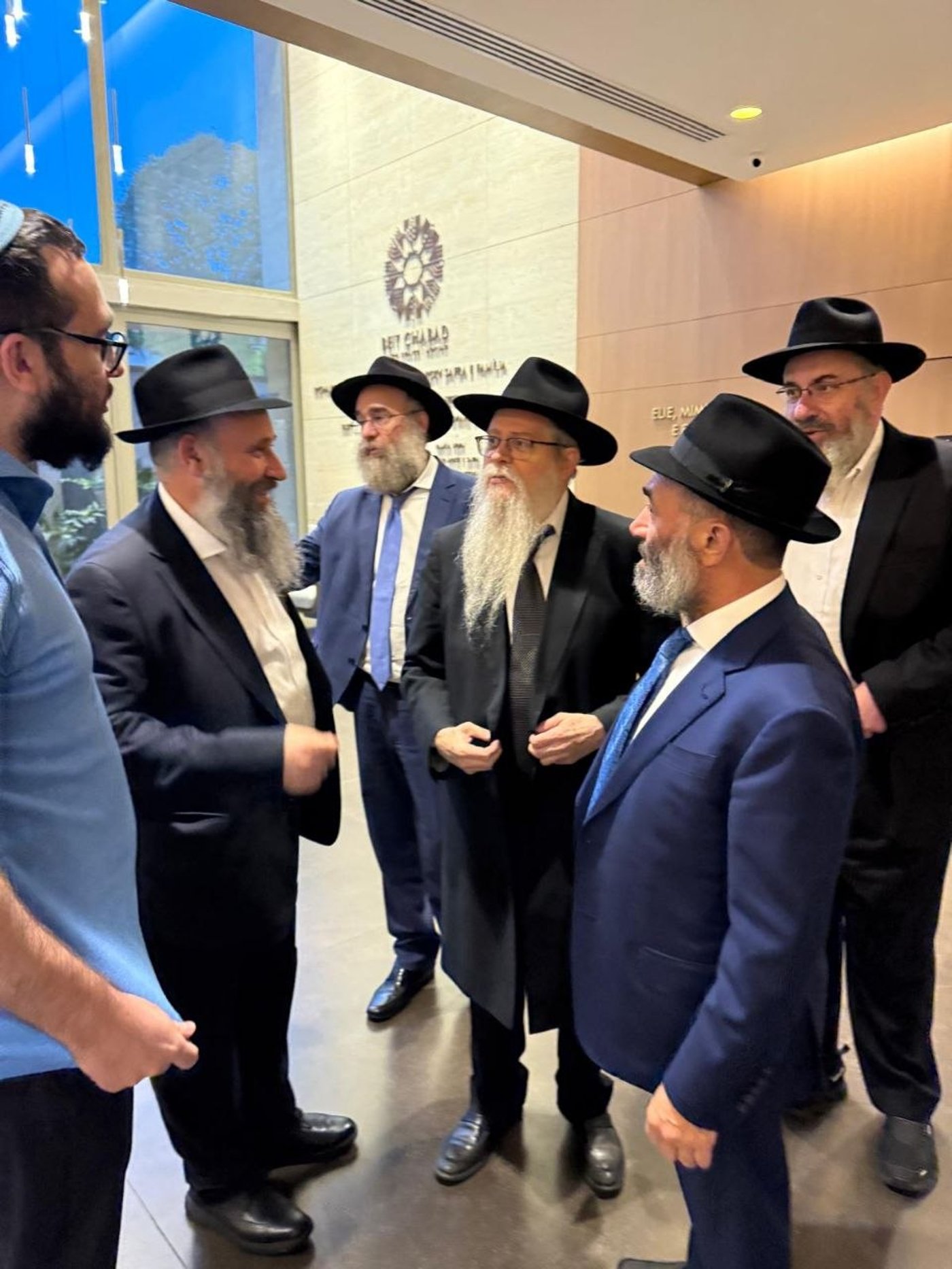 המגבעת שעפה במדבר | 'זיידל'ע' עם כל הנייעס והחשיפות