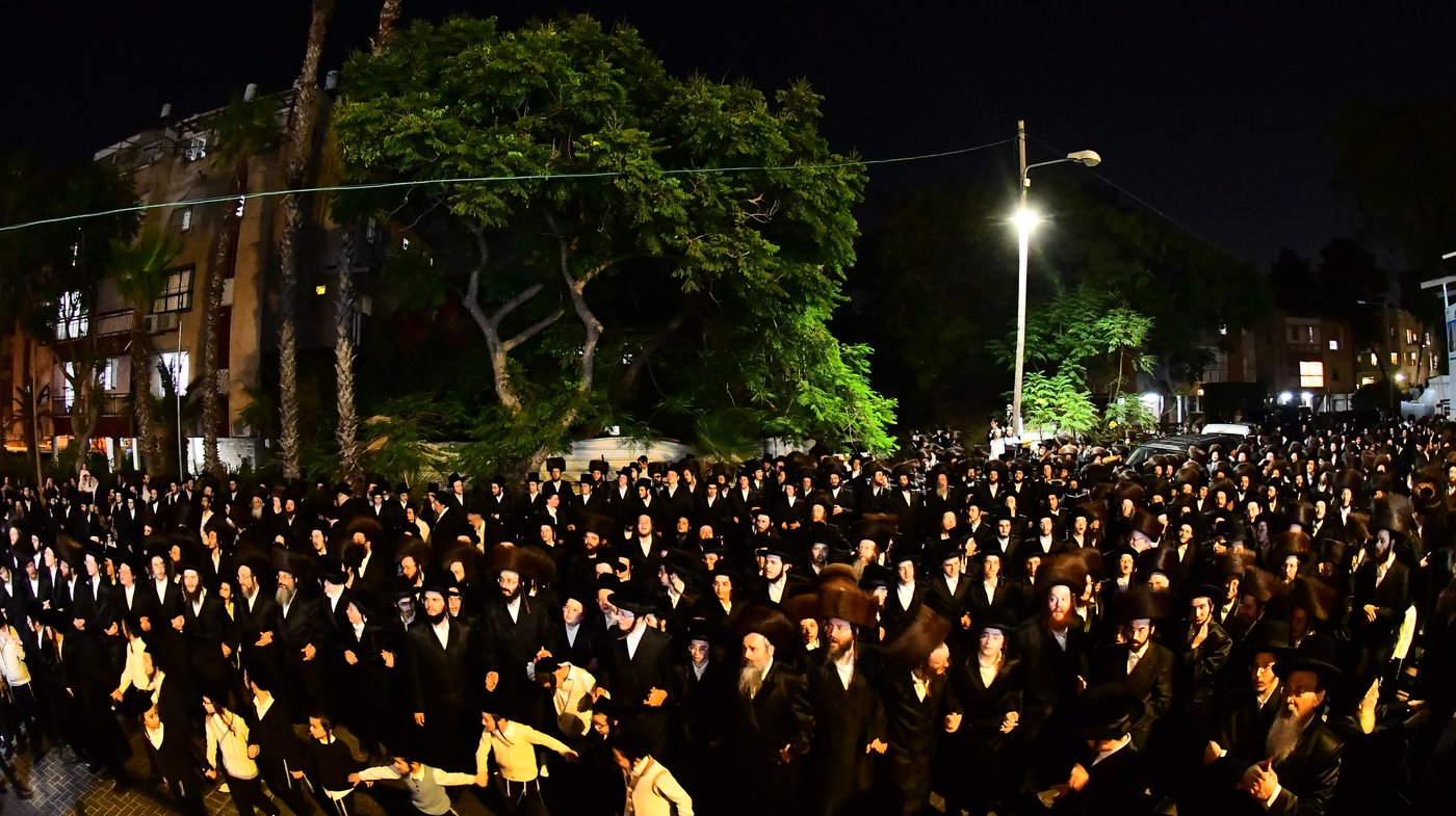 שמחת בית מכנובקא בעלזא - נדבורנה י-ם - מעליץ - יערסלוב