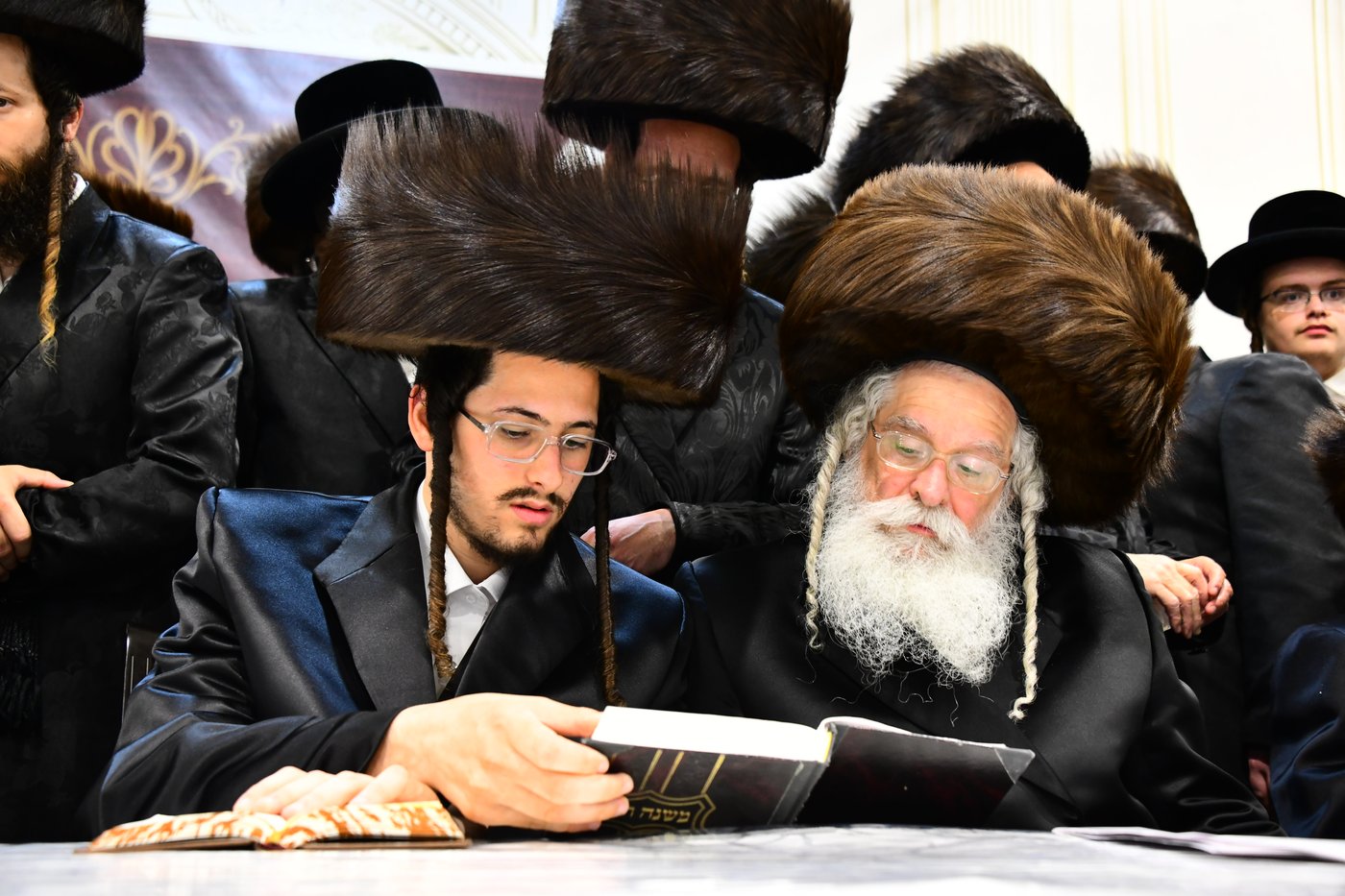 שמחת בית מכנובקא בעלזא - נדבורנה י-ם - מעליץ - יערסלוב