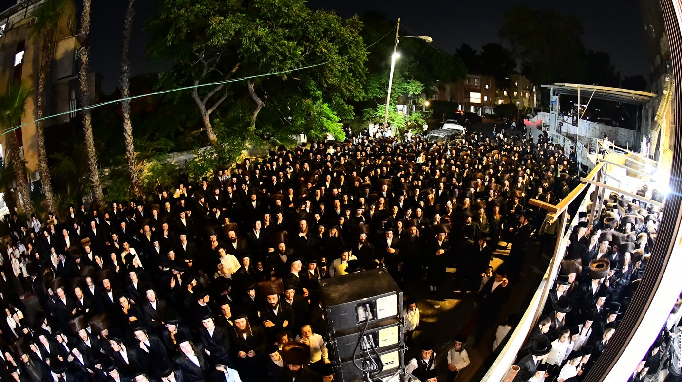 שמחת בית מכנובקא בעלזא - נדבורנה י-ם - מעליץ - יערסלוב