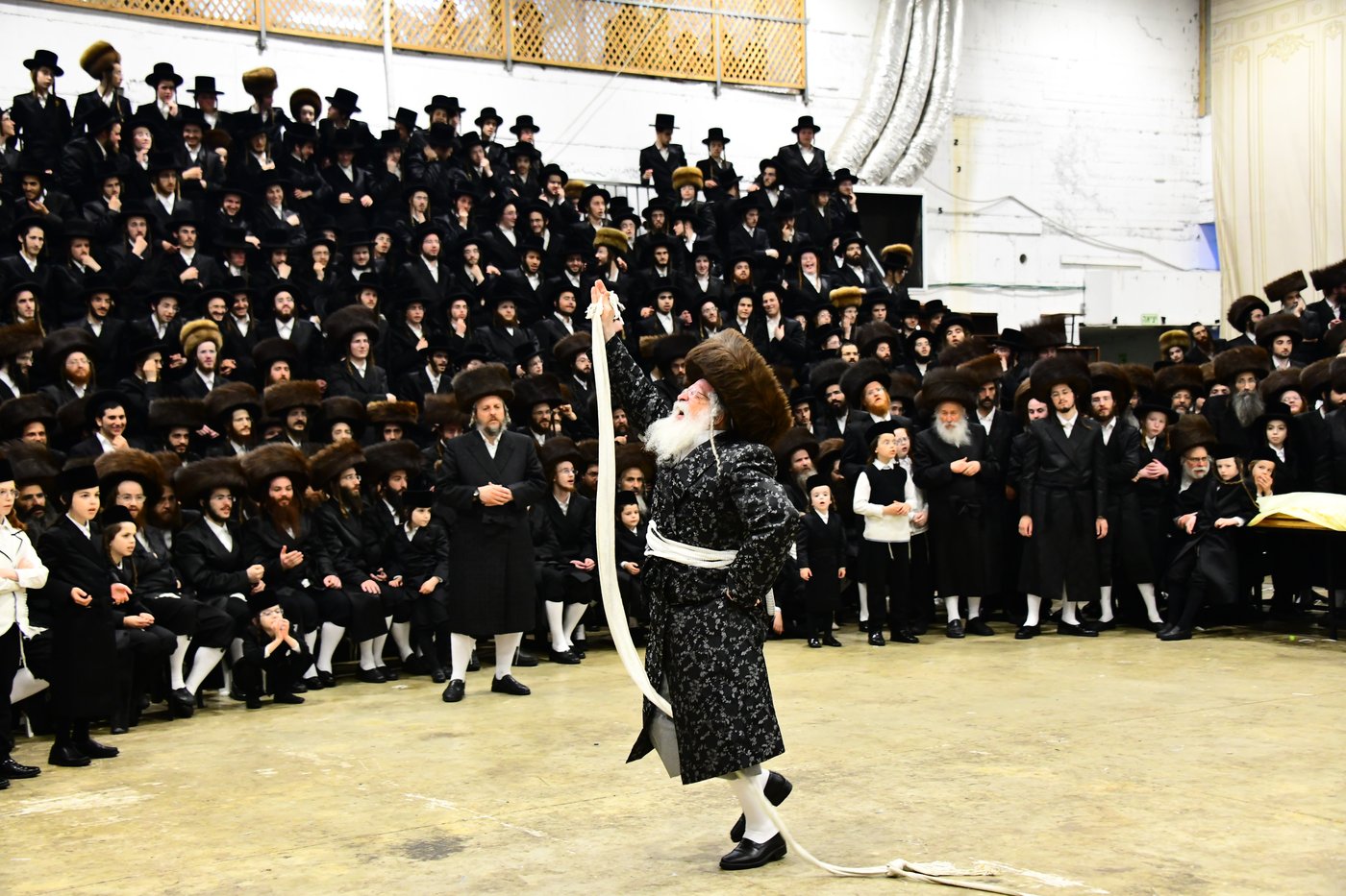 שמחת בית מכנובקא בעלזא - נדבורנה י-ם - מעליץ - יערסלוב