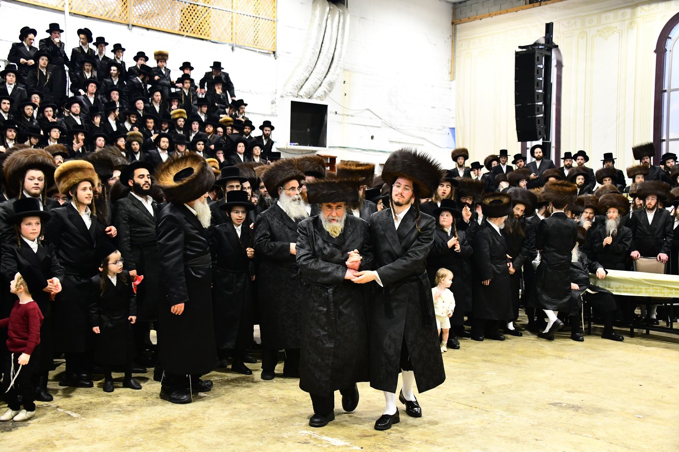 שמחת בית מכנובקא בעלזא - נדבורנה י-ם - מעליץ - יערסלוב