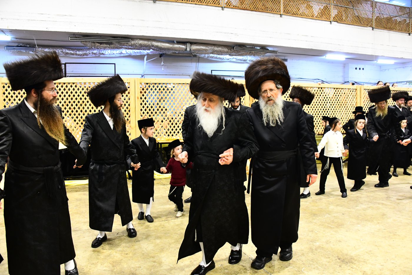 שמחת בית מכנובקא בעלזא - נדבורנה י-ם - מעליץ - יערסלוב