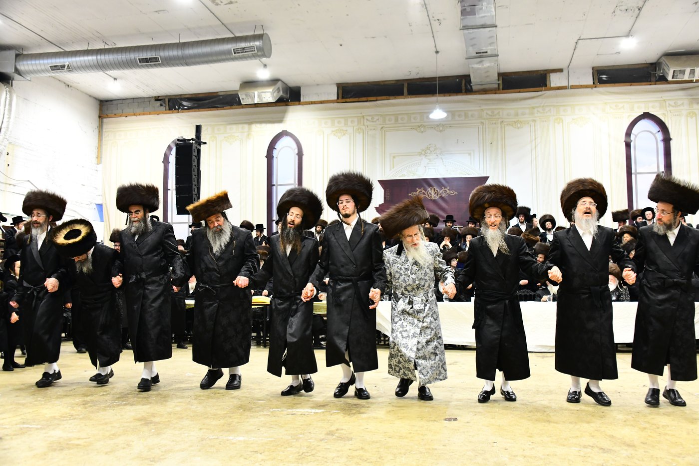 שמחת בית מכנובקא בעלזא - נדבורנה י-ם - מעליץ - יערסלוב