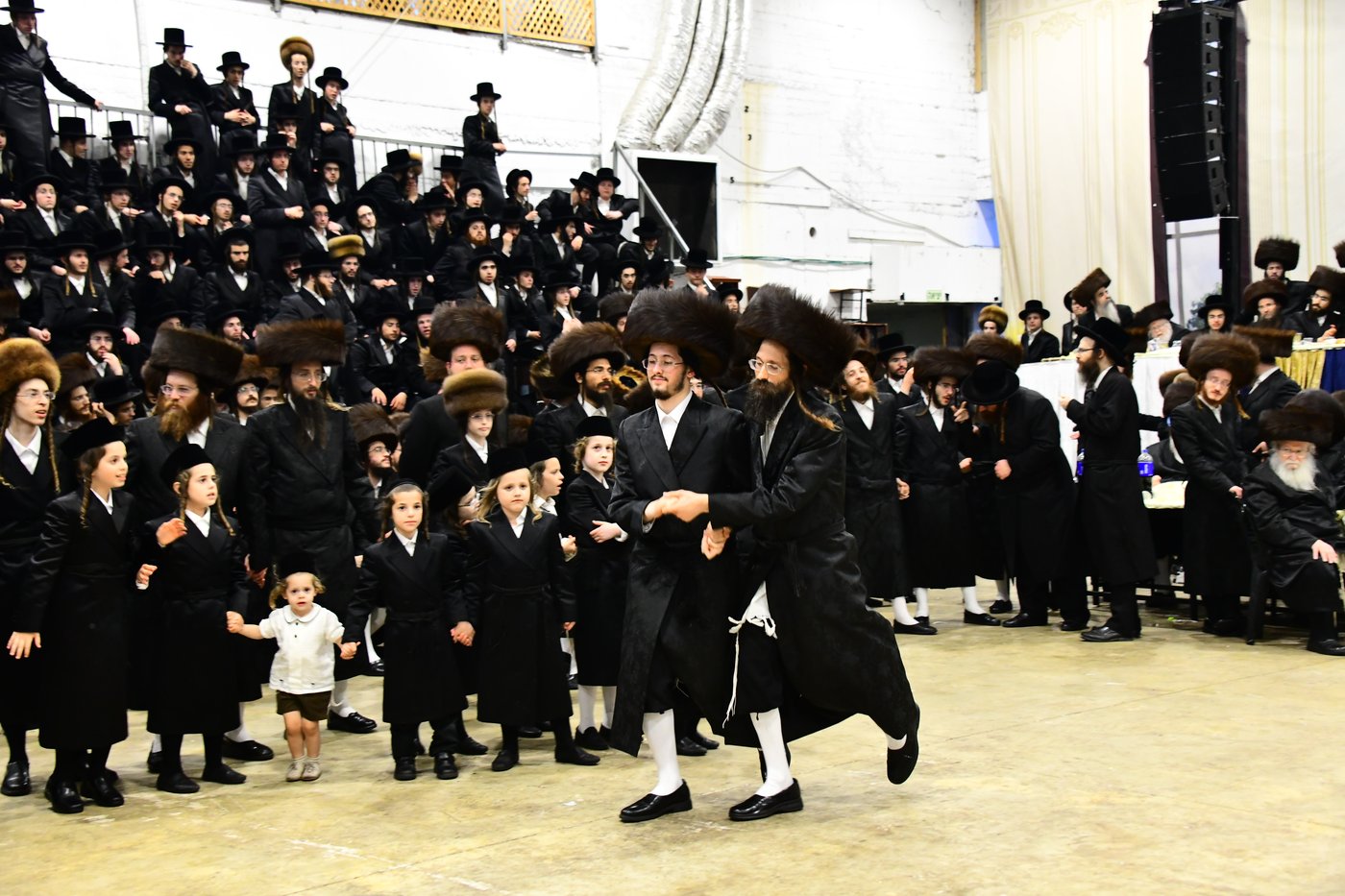 שמחת בית מכנובקא בעלזא - נדבורנה י-ם - מעליץ - יערסלוב