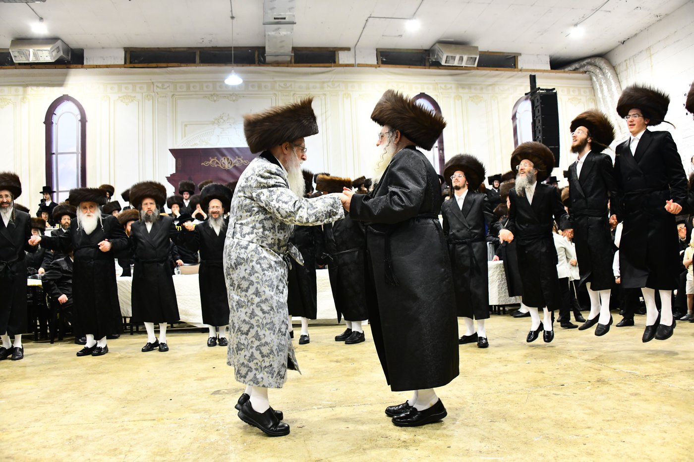 שמחת בית מכנובקא בעלזא - נדבורנה י-ם - מעליץ - יערסלוב