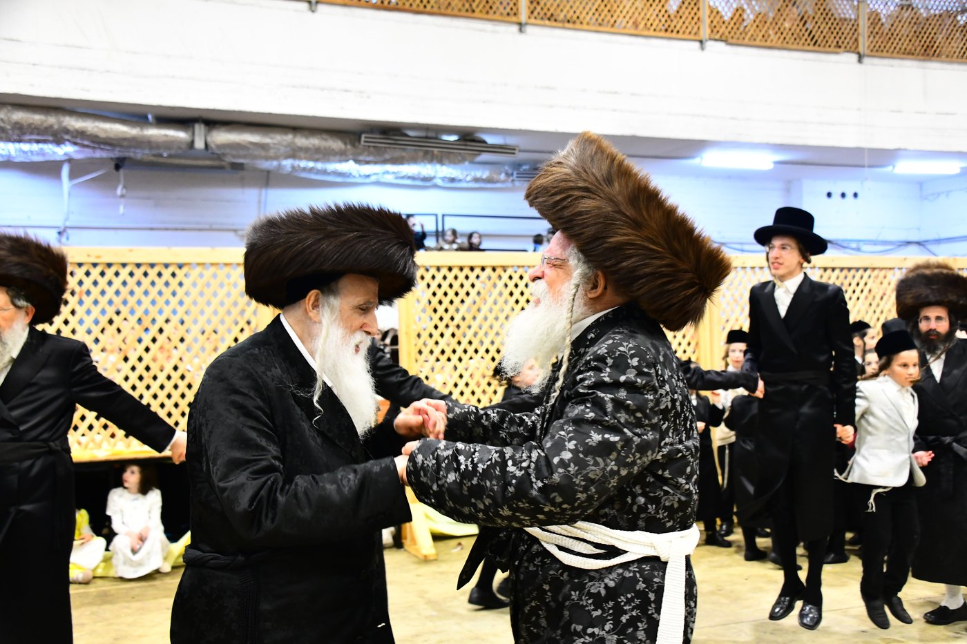 שמחת בית מכנובקא בעלזא - נדבורנה י-ם - מעליץ - יערסלוב