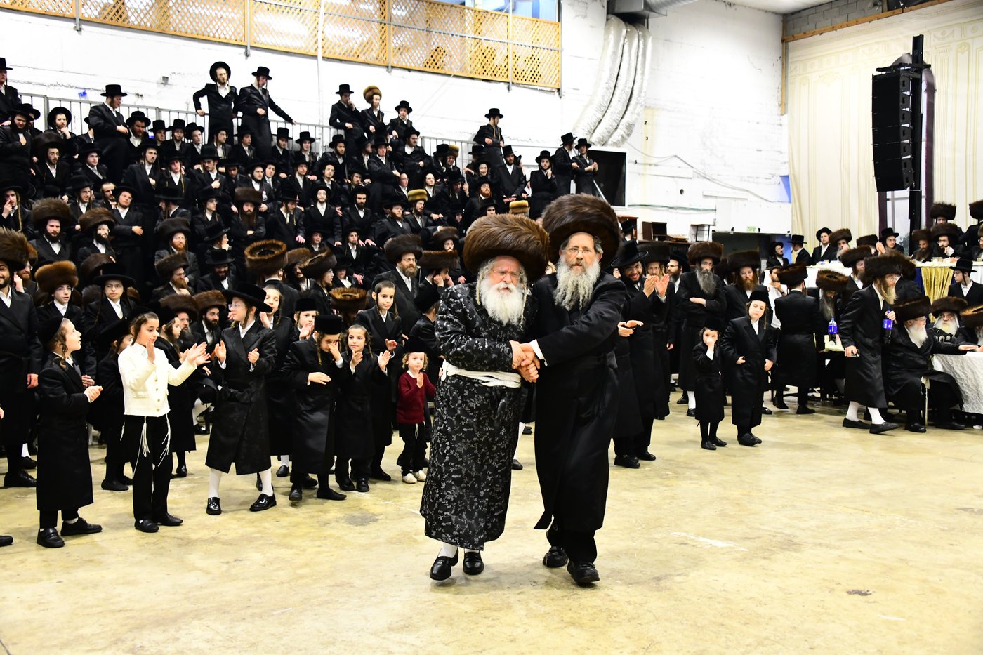 שמחת בית מכנובקא בעלזא - נדבורנה י-ם - מעליץ - יערסלוב