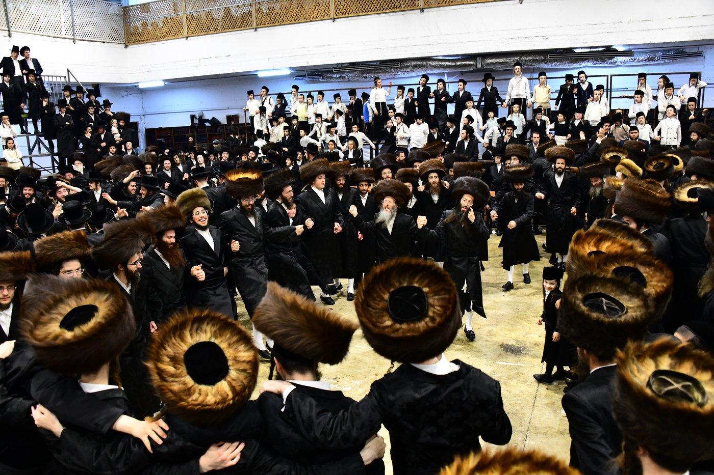שמחת בית מכנובקא בעלזא - נדבורנה י-ם - מעליץ - יערסלוב