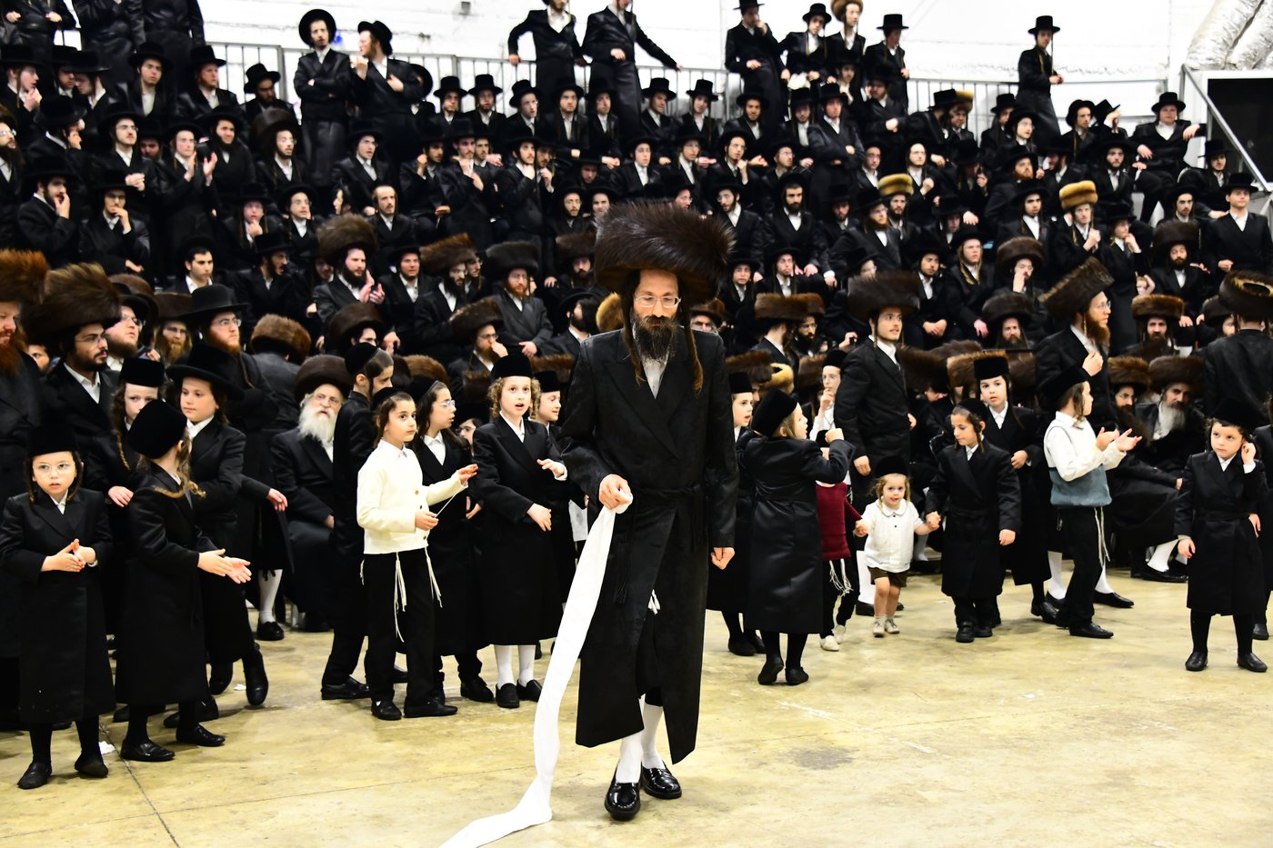 שמחת בית מכנובקא בעלזא - נדבורנה י-ם - מעליץ - יערסלוב