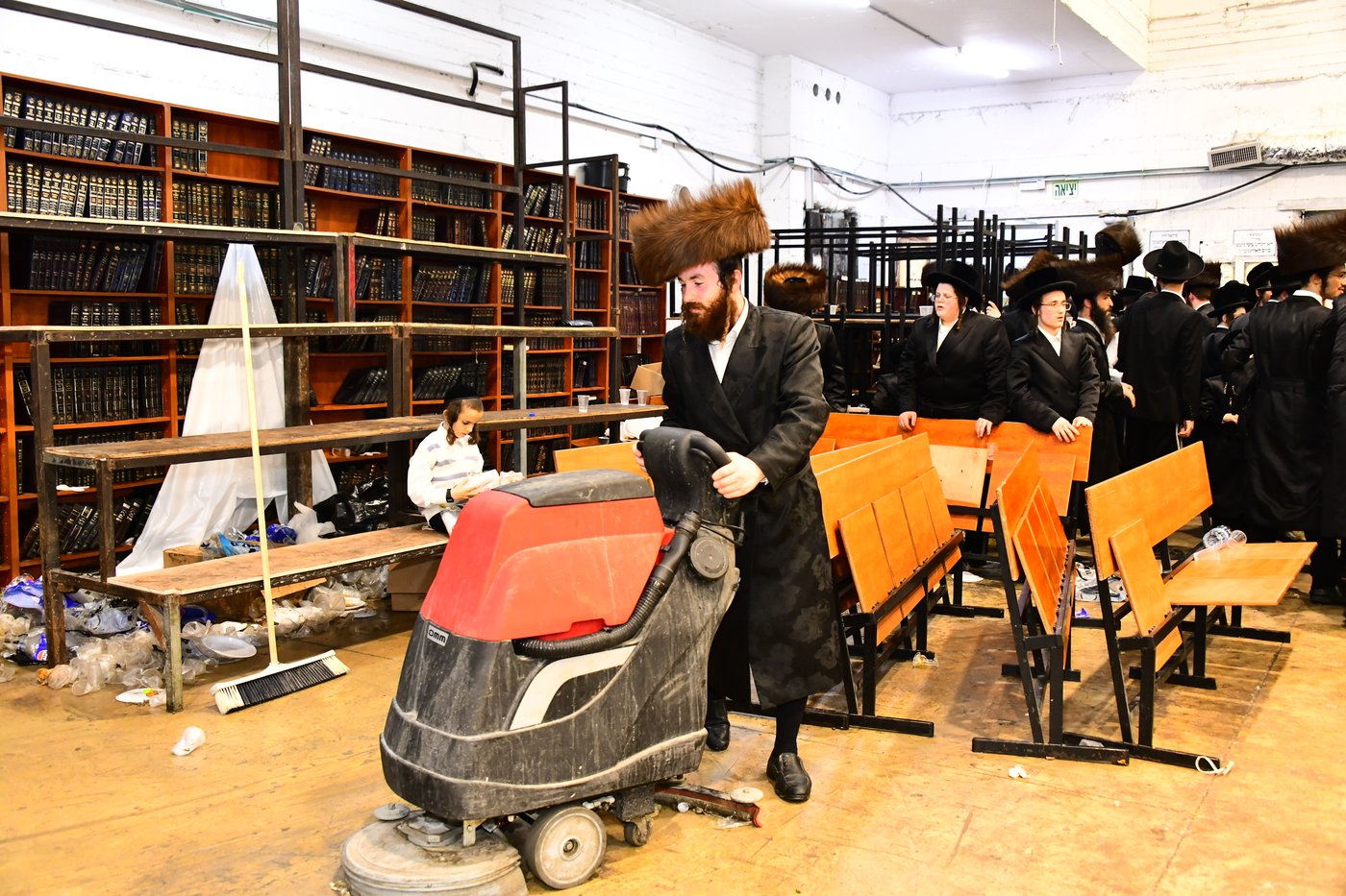 שמחת בית מכנובקא בעלזא - נדבורנה י-ם - מעליץ - יערסלוב