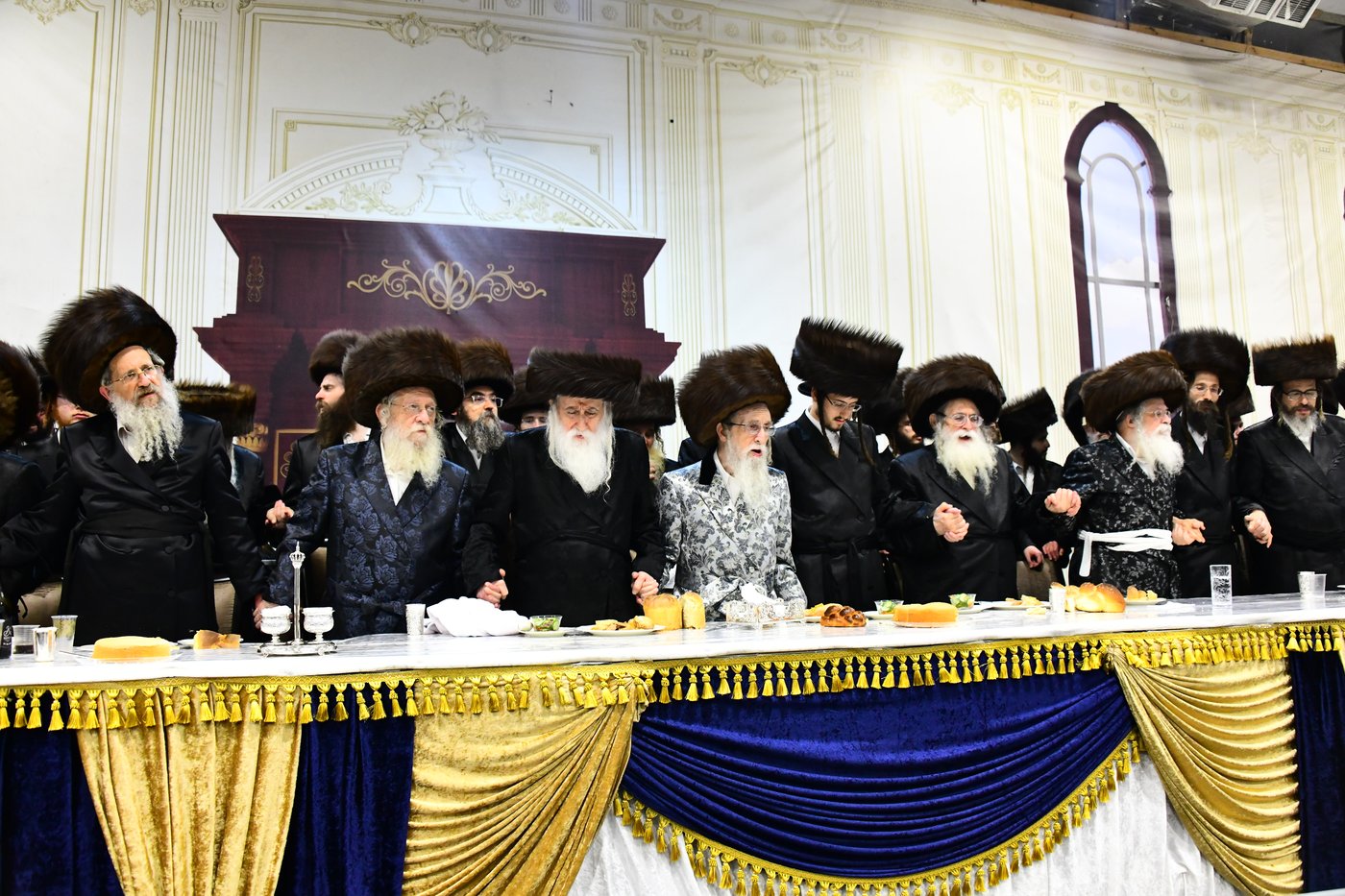 שמחת בית מכנובקא בעלזא - נדבורנה י-ם - מעליץ - יערסלוב