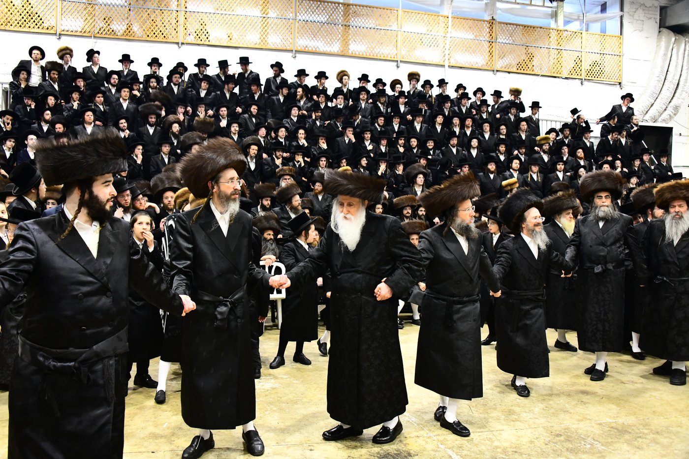 שמחת בית מכנובקא בעלזא - נדבורנה י-ם - מעליץ - יערסלוב