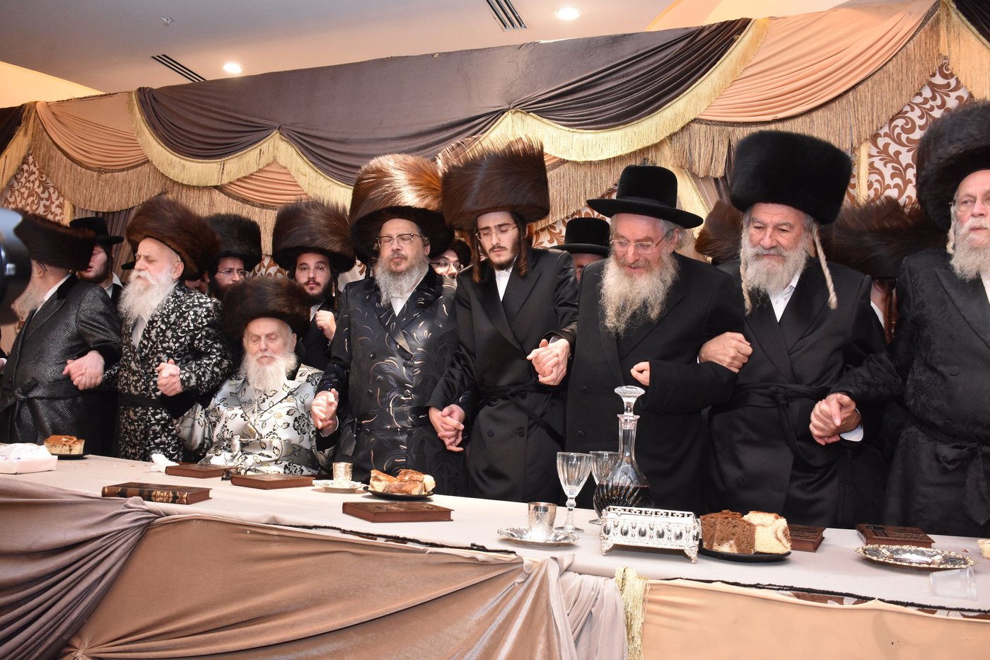 האדמו"ר מקארלין בשמחה